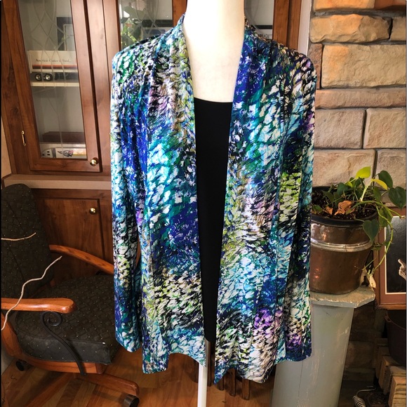 Milano size Medium long sleeve jacket over mock sleeveless tank very beautiful